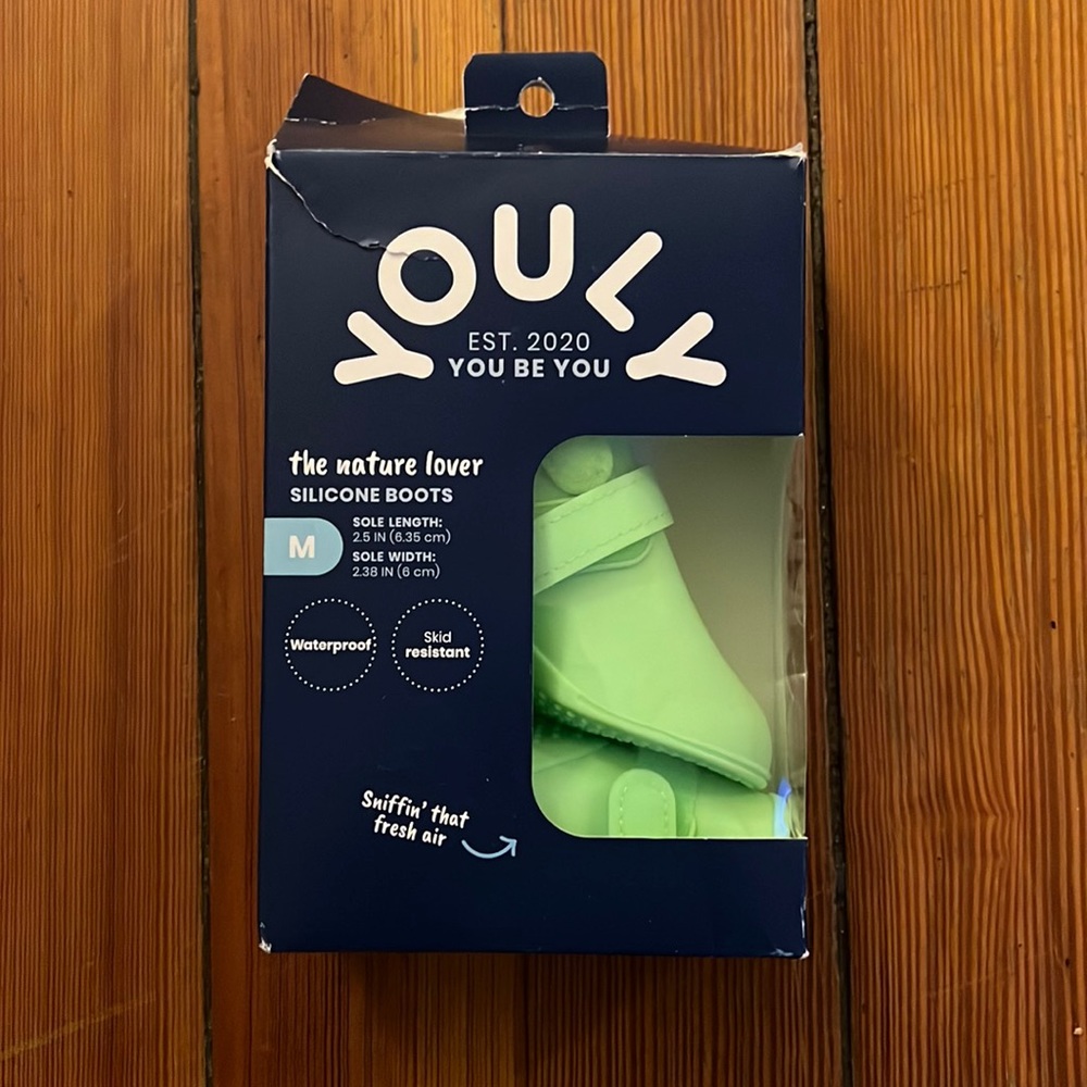 Youly Silicone Boots for dogs Size M in seafoam green